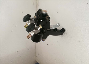 Compact Polyurea Polyurethane Spray Gun 0.4-0.8Mpa Air Inlet 210*210*100mm